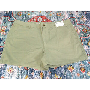 a.n.a Mid Rise Midi Short, Olive Green Women’s Size 20-NWT-RTL $32